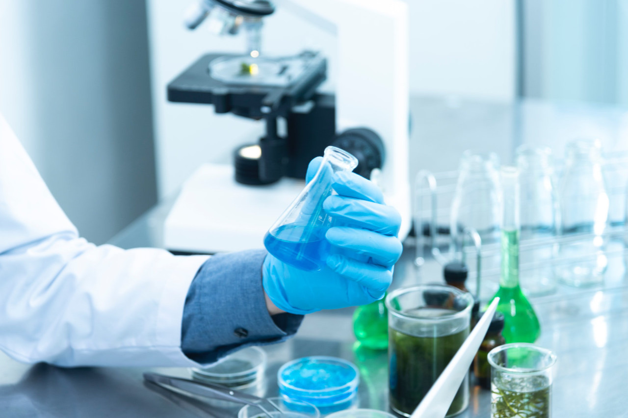 02_industries_gallery_chemicals_1280x852